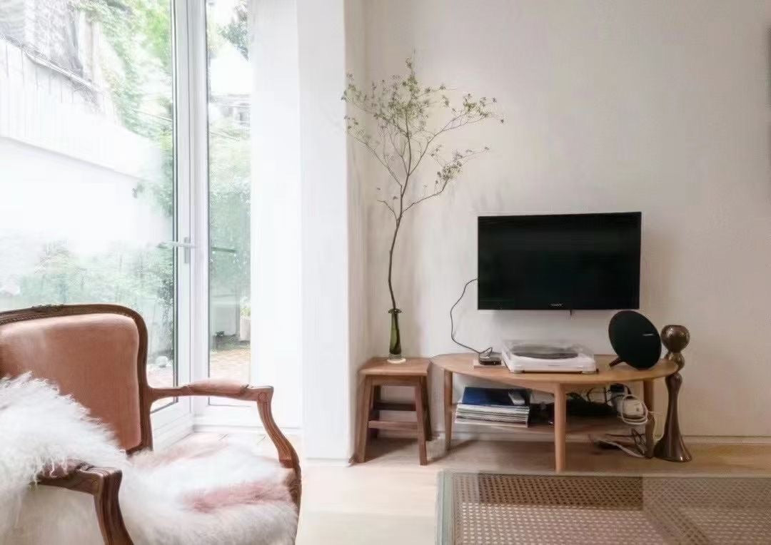 coazy 2br apt with garden 巨鹿路2房带花园